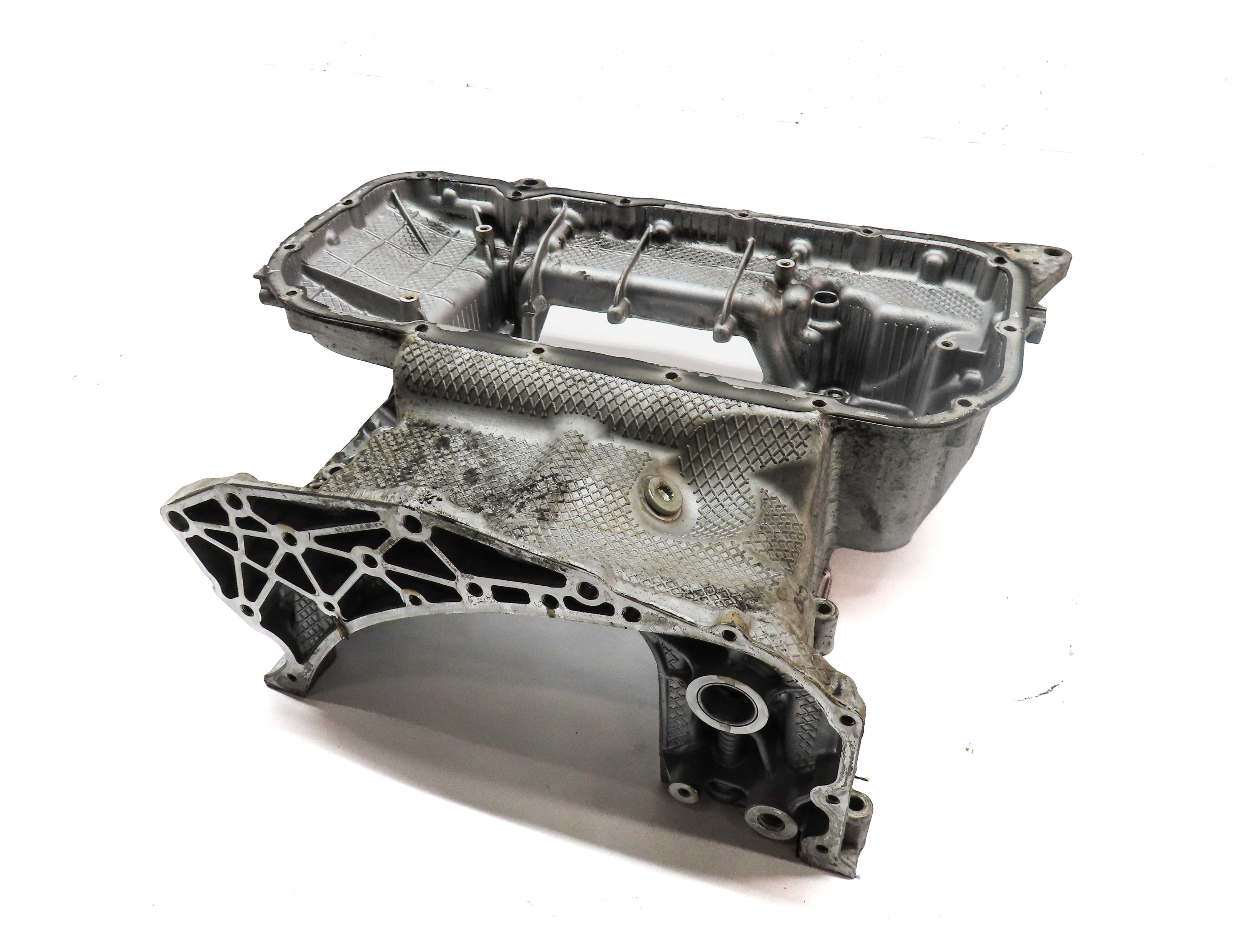 2014 AUDI A6 (C7 4G) 3.0L DIESEL (CPNB) UPPER ENGINE OIL PAN — exact item pictured